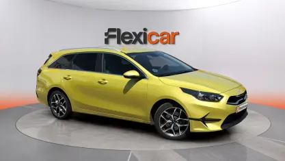 Usado Kia Ceed 120 CV (88 kW) 2023 Amarillo Utilitario