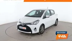 Blanco Usado 2015 Toyota Yaris City Utilitario | 10.299 € (Precio justo)