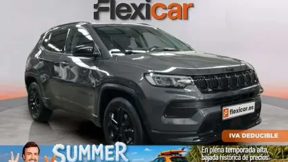 Usado Jeep Compass Night Eagle 131 CV (96 kW) 2022 Gris SUV