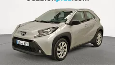 Usado 2024 Toyota Aygo Play Utilitario | 13.864 € (Precio justo)