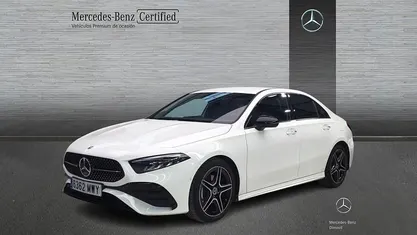 Usado Mercedes A200 AMG line 150 CV (110 kW) 2024 Blanco Berlina