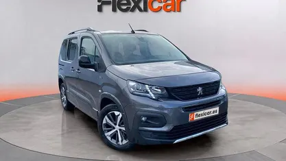 Usado Peugeot Rifter GT-line 131 CV (96 kW) 2020 Monovolumen