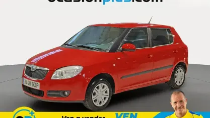 Usado Skoda Fabia 60 CV (44 kW) 2010 Rojo Utilitario
