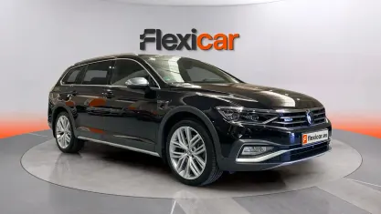 Usado VW Passat Alltrack 240 CV (176 kW) 2020 Negro Familiar