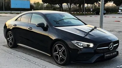 Usado Mercedes CLA200 150 CV (110 kW) 2023 Negro Berlina