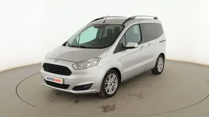 Usado Ford Tourneo Courier Titanium 100 CV (73 kW) 2018 Plata Monovolumen
