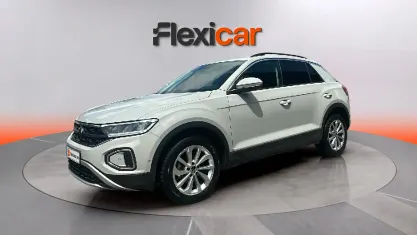 Usado VW T-Roc Life 150 CV (110 kW) 2023 Beige SUV
