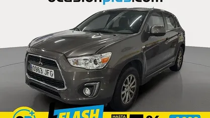 Usado Mitsubishi ASX 117 CV (86 kW) 2015 Oro SUV