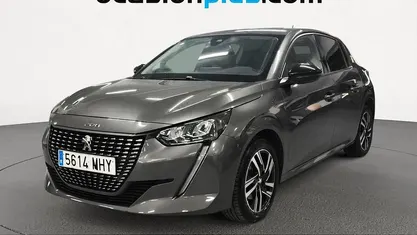 Usado Peugeot 208 Allure 102 CV (75 kW) 2023 Gris Utilitario