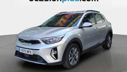Usado Kia Stonic 84 HP (61 kW) 2024 Cinzento SUV