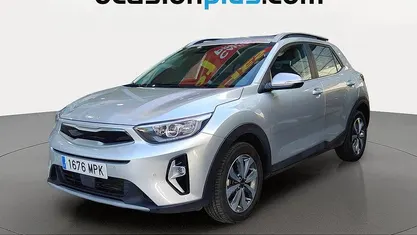 Käytetty Kia Stonic 84 HP (61 kW) 2024 Harmaa Katumaasturi