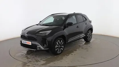 Usado 2025 Toyota Yaris Cross Style SUV | 28.899 € (Precio justo)