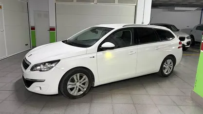 Usado Peugeot 308 Active 120 CV (88 kW) 2016