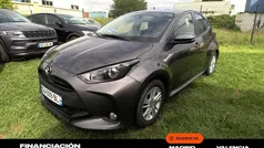 Gris Usado 2023 Mazda 2 Center-Line Berlina | 16.560 € (Precio justo)