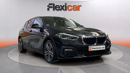 Begagnad BMW 118 150 HK (110 kW) 2022 Grå Halvkombi