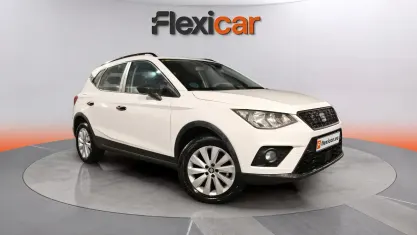 Usado Seat Arona Ecomotive 95 CV (69 kW) 2018 Blanco SUV
