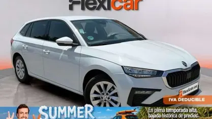 Usado Skoda Scala Selection 116 CV (85 kW) 2024 Blanco Utilitario