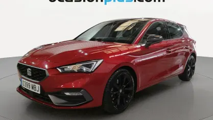 Usado Seat Leon FR 130 CV (95 kW) 2022 Rojo Utilitario