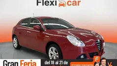 Rojo Usado 2015 Alfa Romeo Giulietta Distinctive Utilitario | 9990 € (Precio justo)