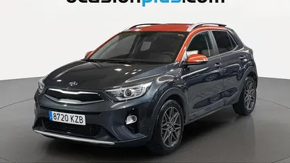 Usado Kia Stonic 120 CV (88 kW) 2019 Gris SUV