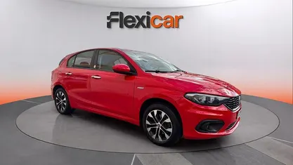 Usado Fiat Tipo Lounge 95 CV (69 kW) 2020 Rojo Familiar