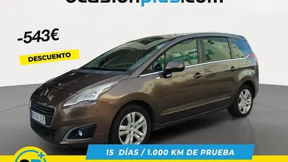 Gris Usado 2015 Peugeot 5008 Style Monovolumen | 6807 € (Buen precio)