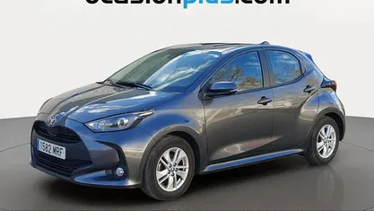 Usado Toyota Yaris Edition 125 CV (91 kW) 2024 Gris Utilitario