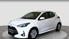 Blanco Usado 2021 Toyota Yaris Hybrid Active Berlina | 18.990 € (Precio justo)