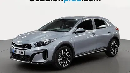 Usado Kia XCeed 140 CV (102 kW) 2024 Gris plata SUV