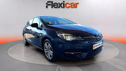 Usado Opel Astra Business Elegance 131 CV (96 kW) 2020 Azul Familiar