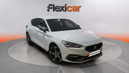 Usado Seat Leon FR 150 CV (110 kW) 2021 Blanco Berlina