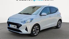 Gris Usado 2024 Hyundai i10 Utilitario | 16.355 € (Precio justo)