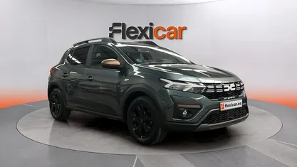 Käytetty Dacia Sandero Expression 101 HP (74 kW) 2023 Vihreä Sedan