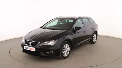 Usado Seat Leon Style 131 CV (96 kW) 2019 Negro Familiar