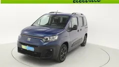 Azul Usado 2023 Fiat e-Doblò Launch Edition Monovolumen | 22.900 € (Precio justo)