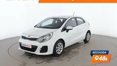 Blanco Usado 2016 Kia Rio Berlina | 8299 € (Precio justo)