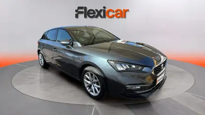 Usado Seat Leon Style 116 CV (85 kW) 2021 Azul Berlina