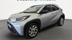 Blanco Usado 2024 Toyota Aygo Play Utilitario | 14.364 € (Precio justo)