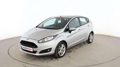 Usado Ford Fiesta Trend 82 CV (60 kW) 2017 Gris Berlina