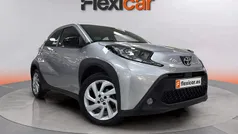 Gris Usado 2024 Toyota Aygo X-play Utilitario | 14.090 € (Precio justo)