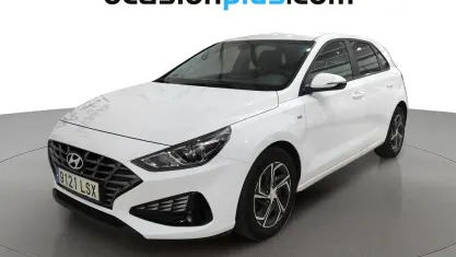 Usado Hyundai i30 120 CV (88 kW) 2021 Blanco Utilitario