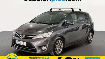 Usado Toyota Verso Advance 112 CV (82 kW) 2015 Gris Monovolumen