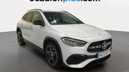 Usado Mercedes GLA200 AMG 150 CV (110 kW) 2024 Gris plata SUV