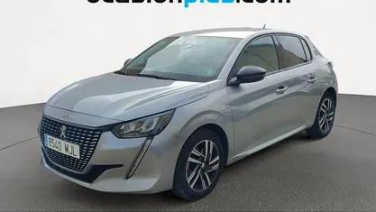 Usado Peugeot 208 Allure 102 CV (75 kW) 2023 Gris Utilitario
