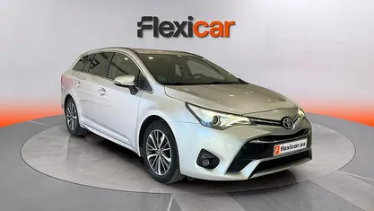Usado Toyota Avensis Advance 143 CV (105 kW) 2016 Gris Familiar