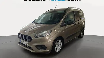 Usado Ford Tourneo Courier Ambiente 100 CV (73 kW) 2019 Gris Monovolumen
