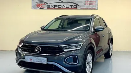 Usado VW T-Roc Life 150 CV (110 kW) 2022 Gris SUV