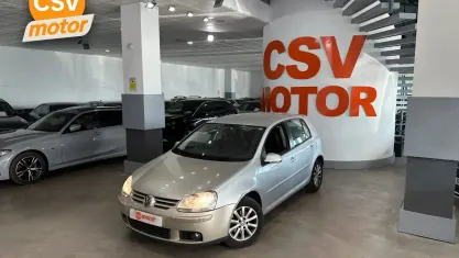 Usado VW Golf V Comfortline 105 CV (77 kW) 2007 Gris Utilitario
