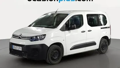 Käytetty Citroën Berlingo Live 102 HP (75 kW) 2021 Valkoinen Tila-auto