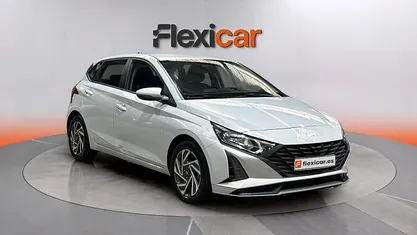 Usado Hyundai i20 84 CV (61 kW) 2024 Gris Utilitario
